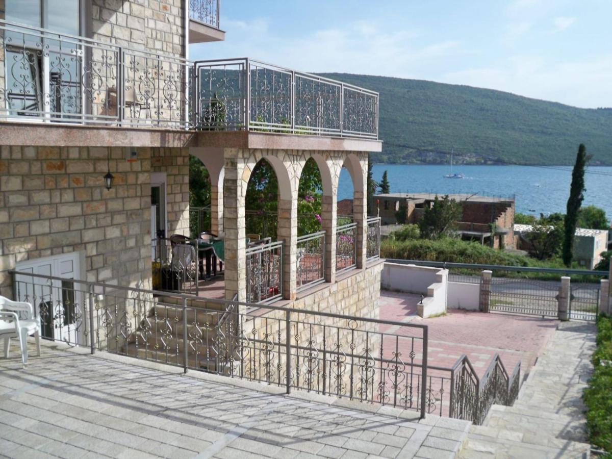 Vila Corovic Kumbor Bagian luar foto