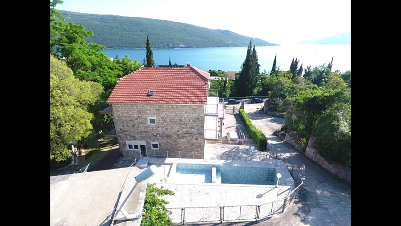 Vila Corovic Kumbor Bagian luar foto