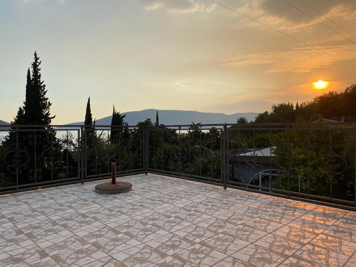 Vila Corovic Kumbor Bagian luar foto