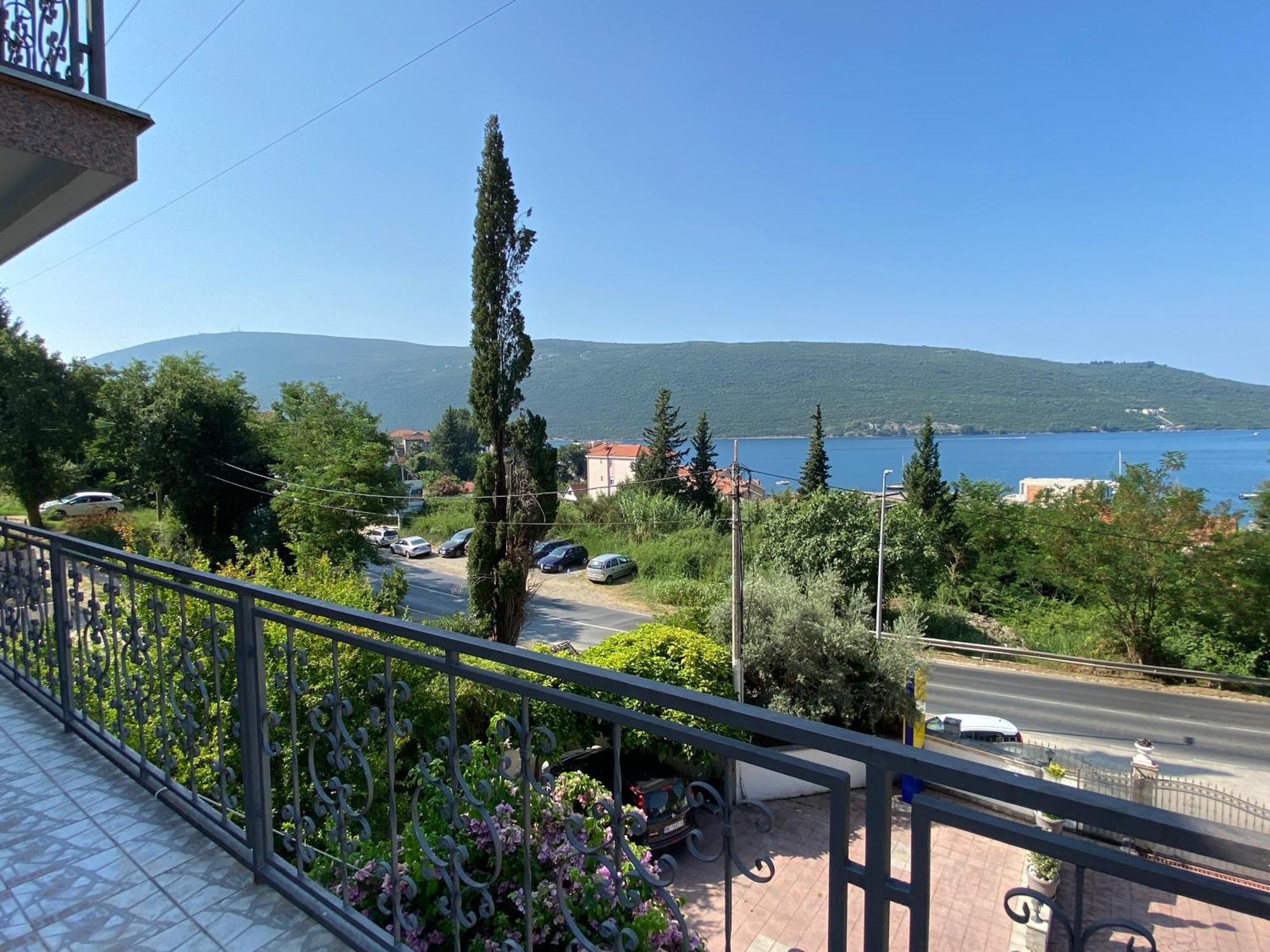 Vila Corovic Kumbor Bagian luar foto