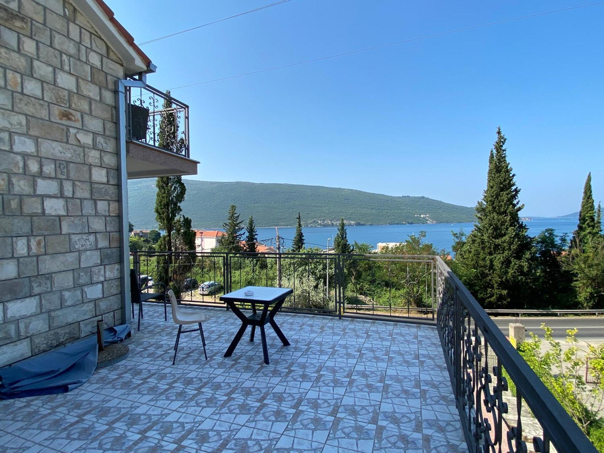 Vila Corovic Kumbor Bagian luar foto