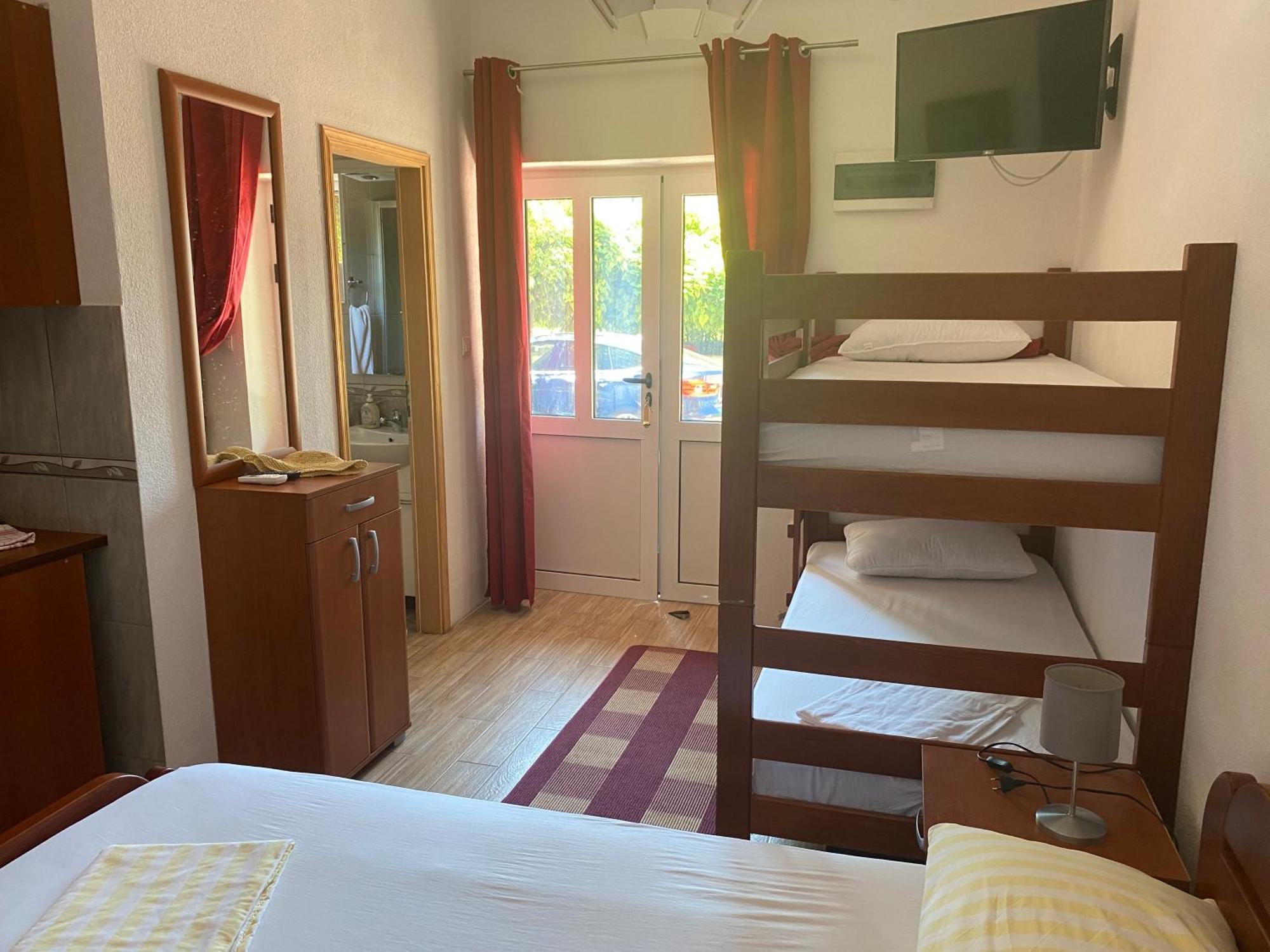 Vila Corovic Kumbor Bagian luar foto